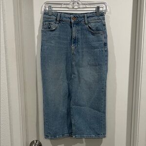 Zara Blue Denim Midi Skirt Size Small